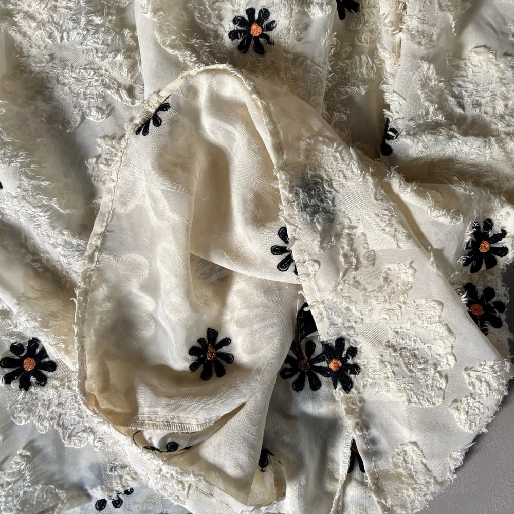 SHEIN Embroidered Floral Lace Petal Cap Short Sleeved Sheer Blouse - Picture 4 of 7